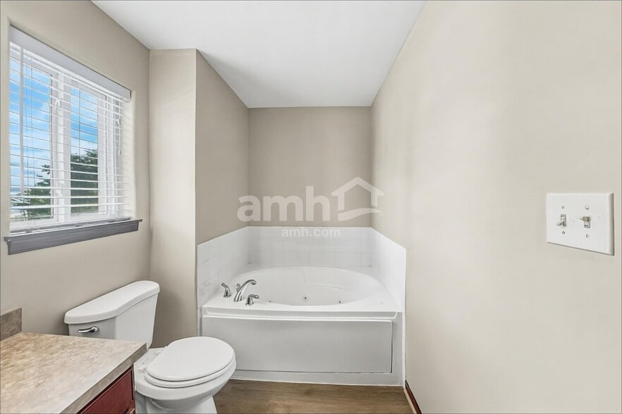 Building Photo - 26333 Wild Rose Dr