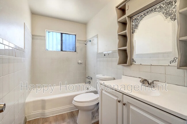 Building Photo - 1721 Wilmoore Dr SE