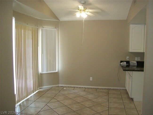 Building Photo - 3966 Avocado Dr