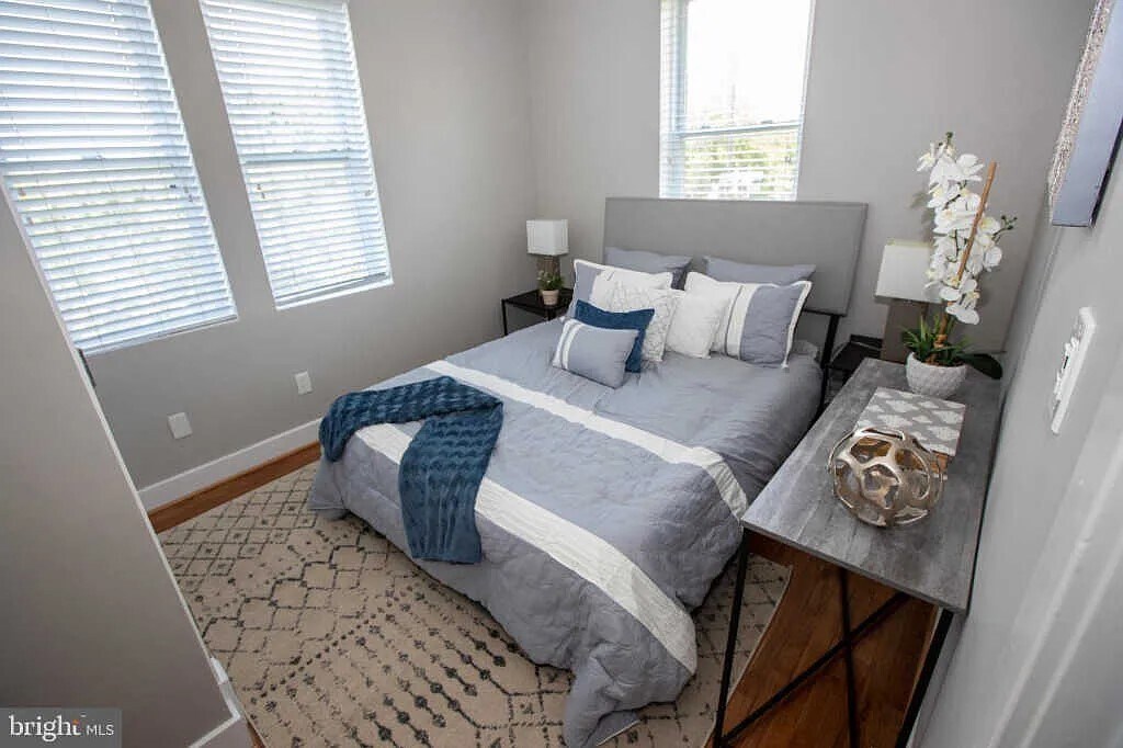 Building Photo - 2 17th St SE