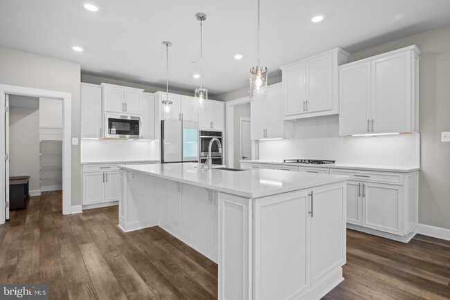 Building Photo - 7147 Starmount Ct
