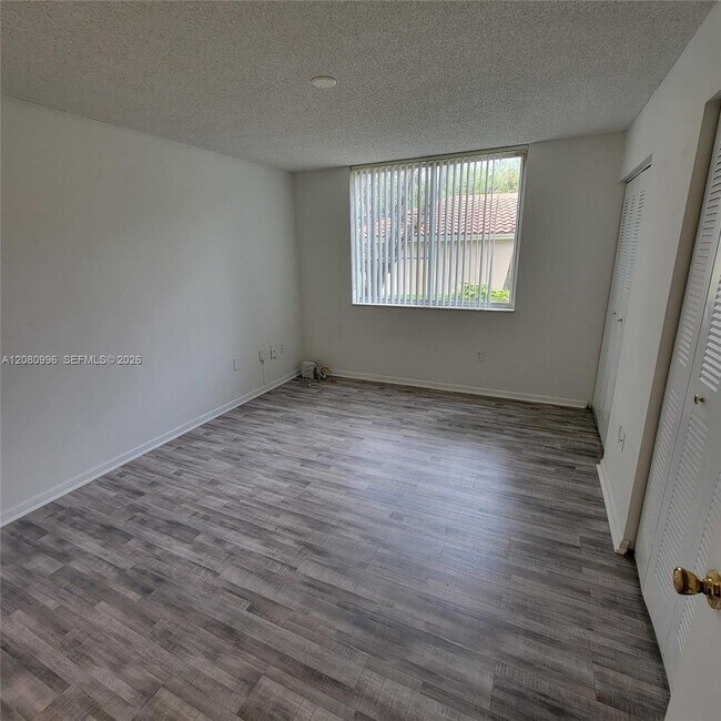 Building Photo - 7824 Sonoma Springs Cir