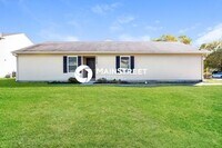 Building Photo - 3 Bedroom Pet-Friendly Home in Indianapolis, IN with Main Street Renewal