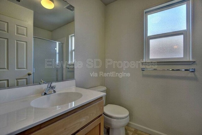 Building Photo - 2836 Grove Way