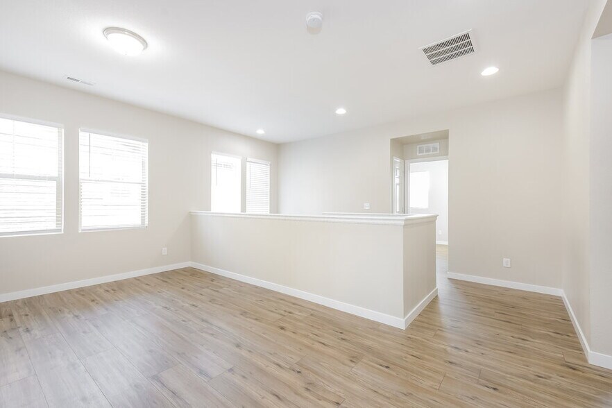 Building Photo - 14937 Melco Ave