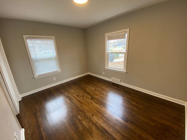 Building Photo - Fully Remodeled 3 Bedroom House!