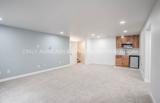 Building Photo - 6459 W Arranmore Dr
