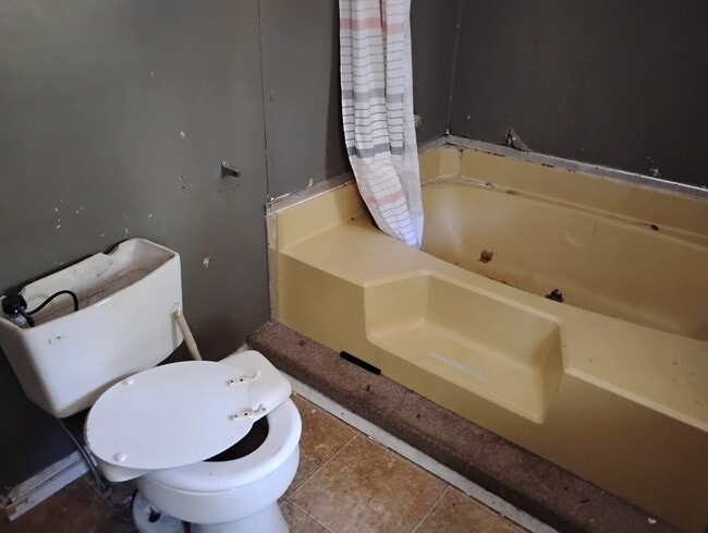 Building Photo - 710 Mill St