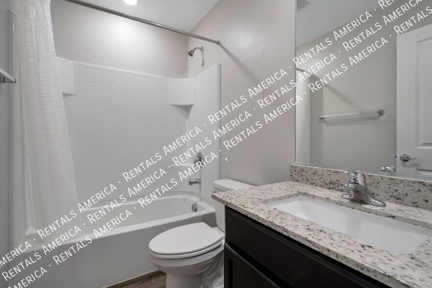 Building Photo - 495 W Geib Ave