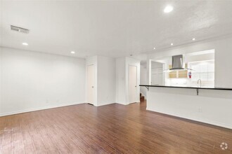 Building Photo - 2229 Mimosa Dr
