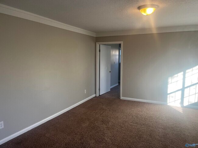 Building Photo - 151 Forest Valley Dr