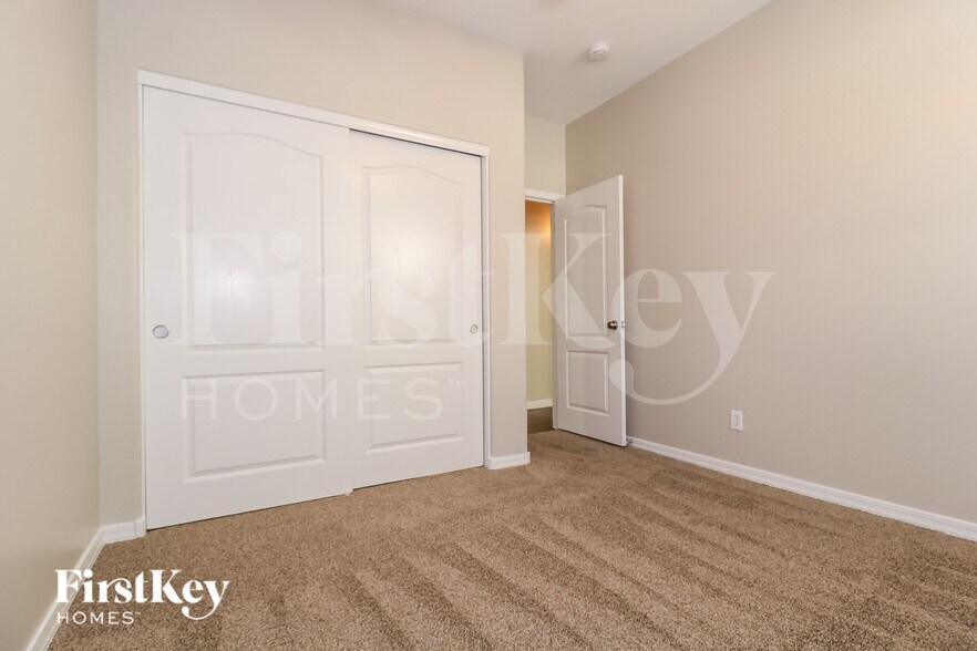 Building Photo - 24853 W Rosita Ave