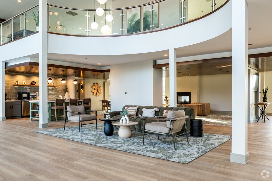 Clubroom - Heights At Linden Square