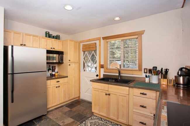 Building Photo - Stunning Fairplay Cabin available now for ...