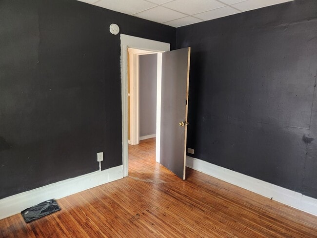 Building Photo - 50-52 Melville St