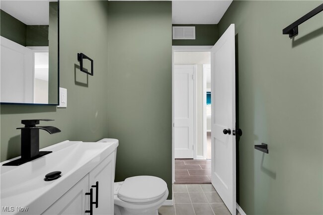 Building Photo - 23198 Gay St