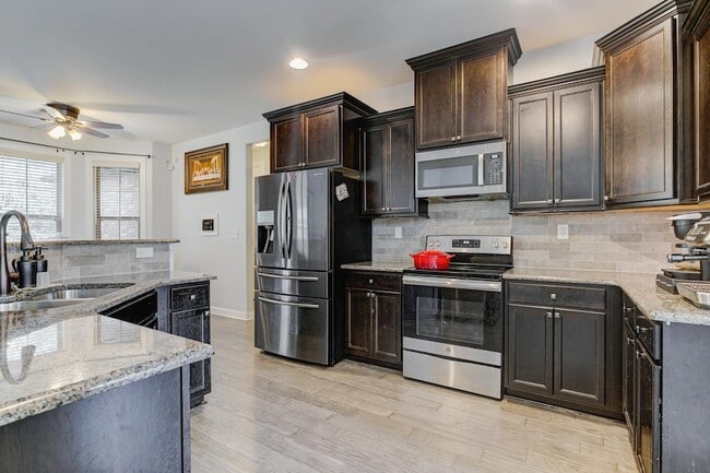 Building Photo - 8764 Brunswick Forest Dr