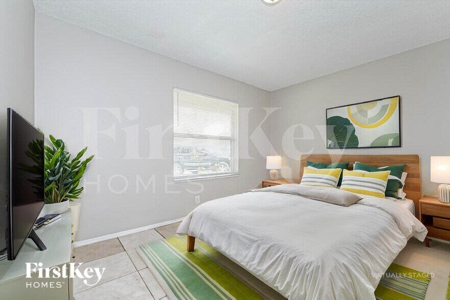 Building Photo - 6129 Moonbeam Dr