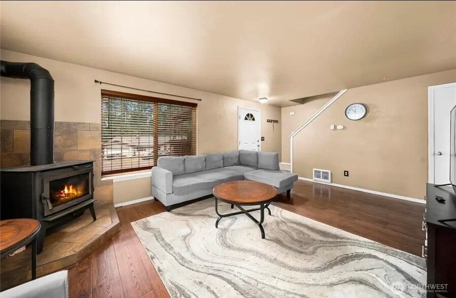 Building Photo - 7923 Incline Ct SE