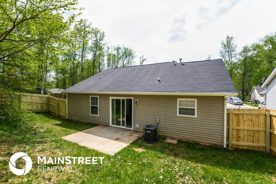 Building Photo - 2404 Faircreek Ct