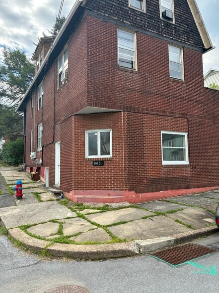 Building Photo - 800 Central Ave