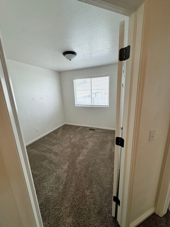 Building Photo - 4148 W 5060 S