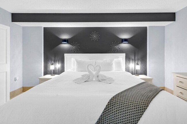 Building Photo - 647 N Creekside Dr