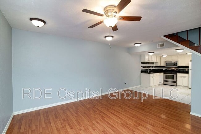 Building Photo - 3121 Park Ln