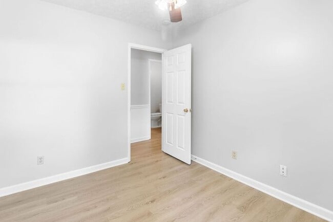 Building Photo - 3 Bedroom 1.5 Bath Ranch in Hope Mills