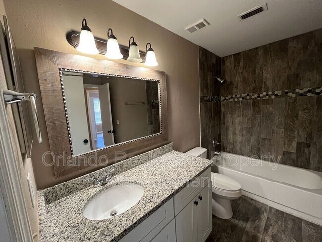 Building Photo - 6088 Westgate Dr