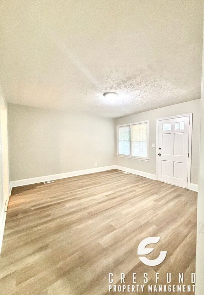 Building Photo - Adorable 2 Bedroom 1 Bathroom Ready for Mo...