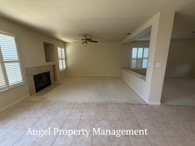 Building Photo - 1245 Oak Haven Way
