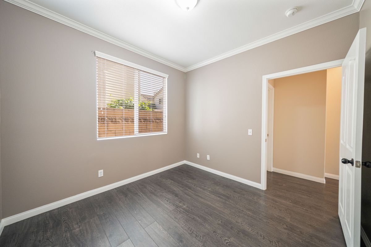 Building Photo - 3072 Parkway Cir