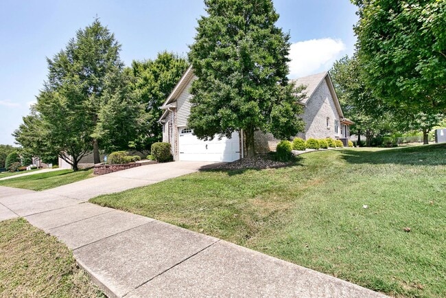 Building Photo - 415 Nevis Dr
