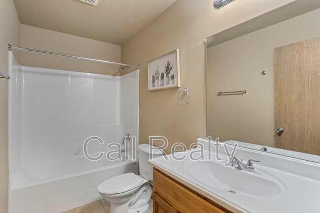 Building Photo - 2714 N Fox Ln