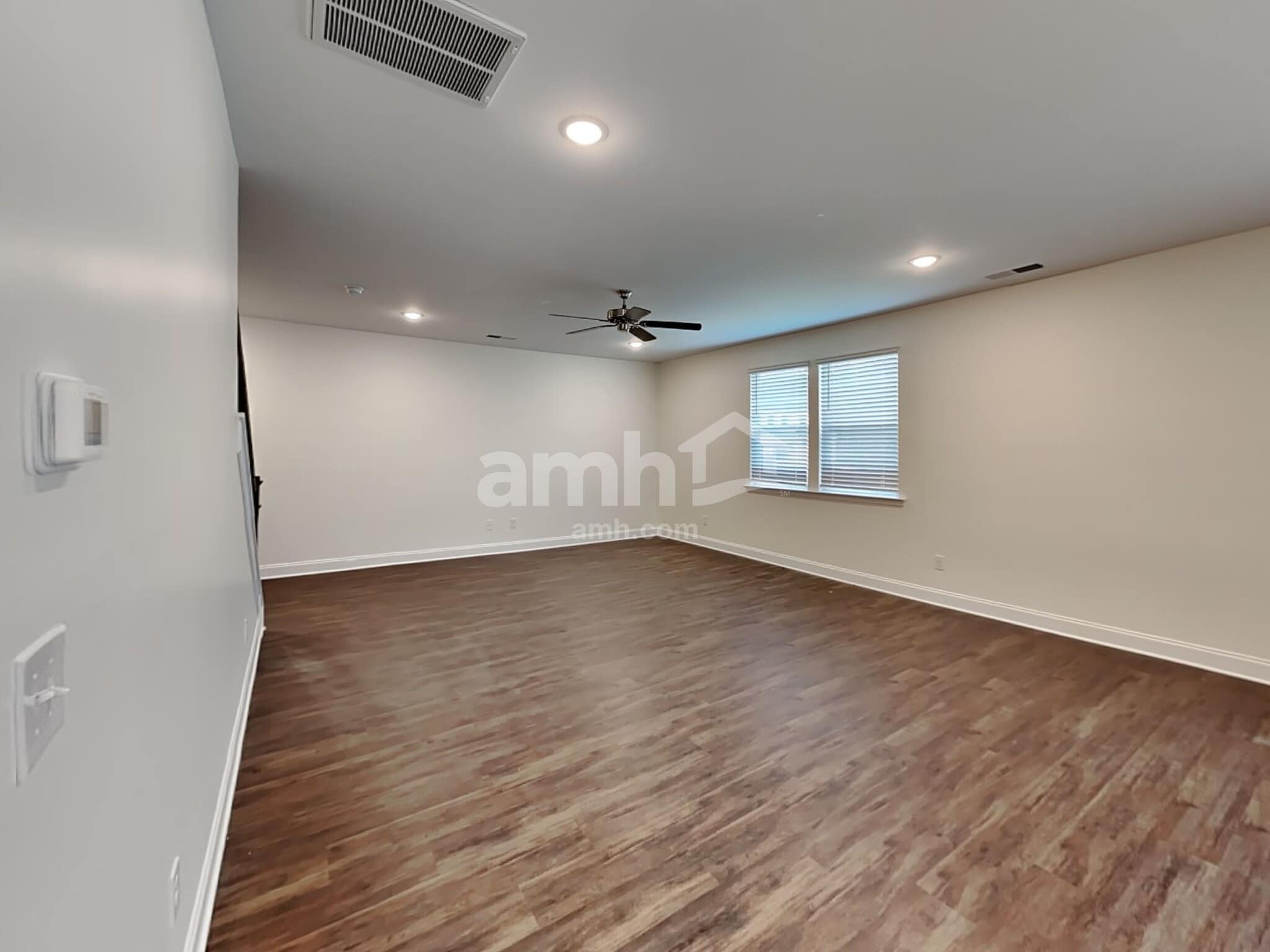 Building Photo - 15709 Thomas Rd