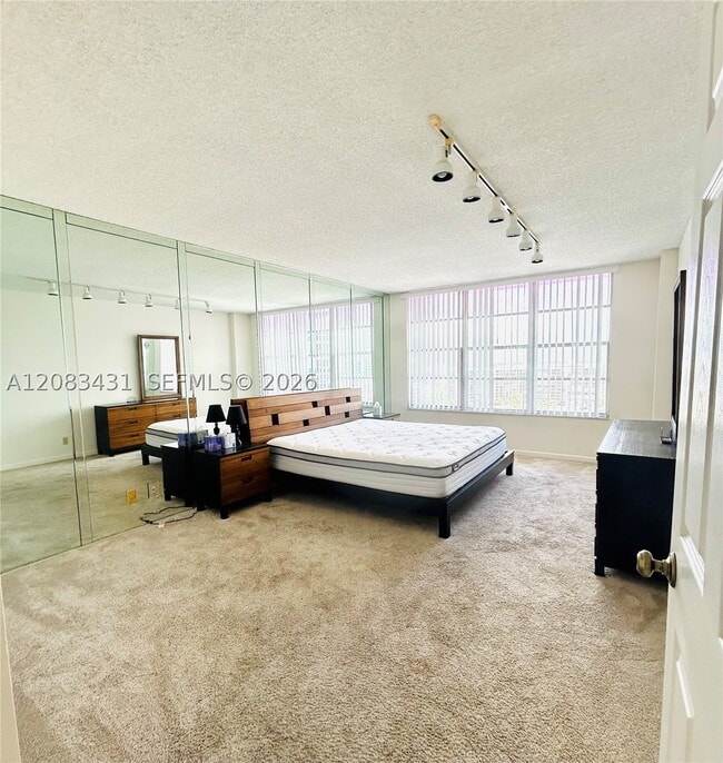 Building Photo - 3800 S Ocean Dr