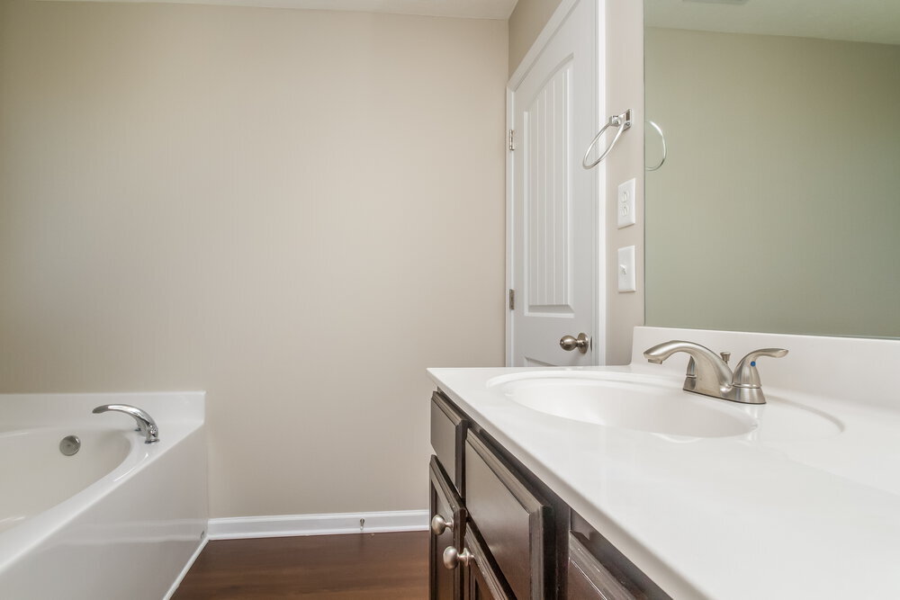 Building Photo - 3338 Cotswold Ln