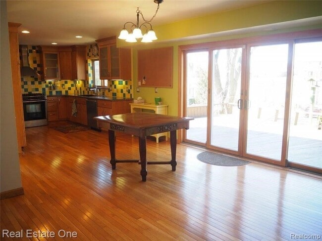 Building Photo - 5837 Folkstone Dr