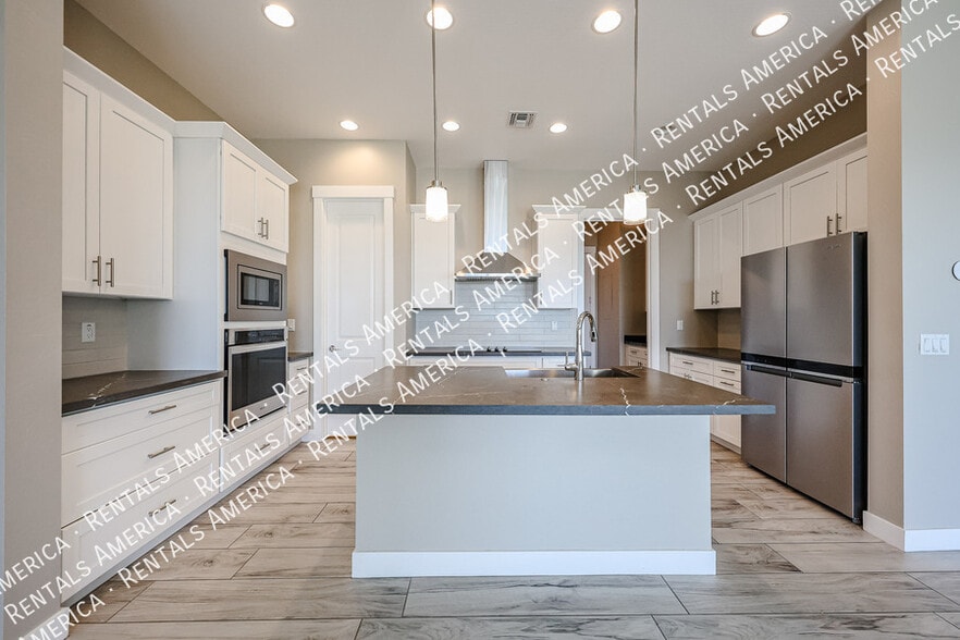 Building Photo - 31121 N 136th Wy