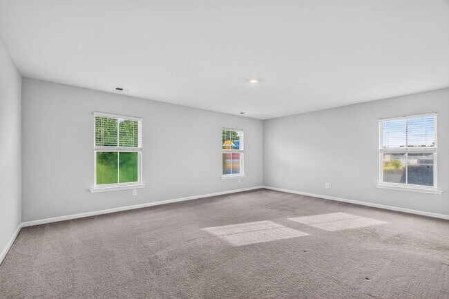 Building Photo - Modern Living in Summerville