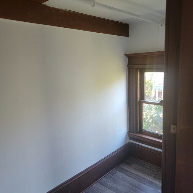 Building Photo - 2747 McGee Ave