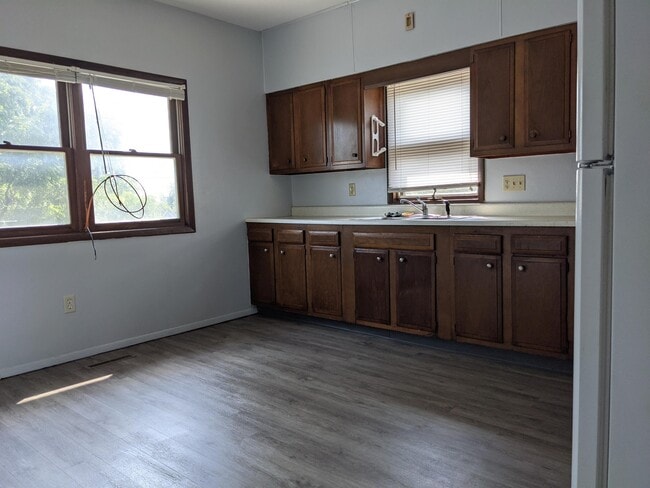 Building Photo - 1 1st St SE