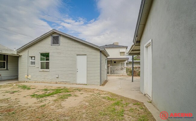 Building Photo - 2403 Belle Ter
