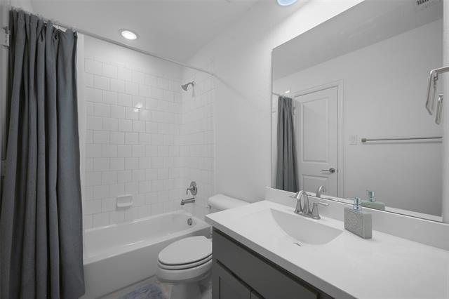 Building Photo - 731 Drummond Dr