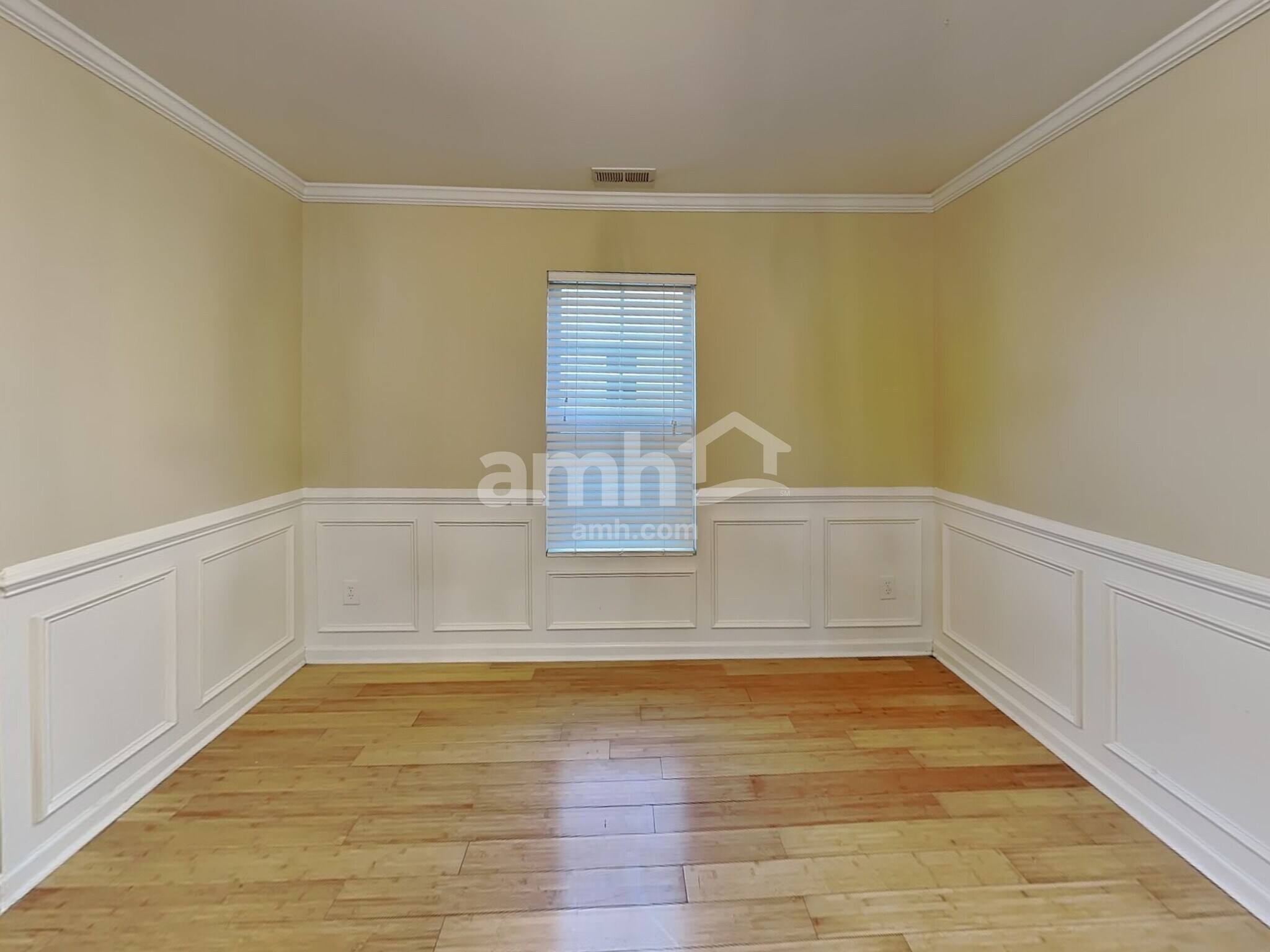 Building Photo - 1001 Collington Dr