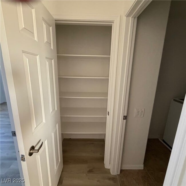 Building Photo - 6842 Feral Dove St