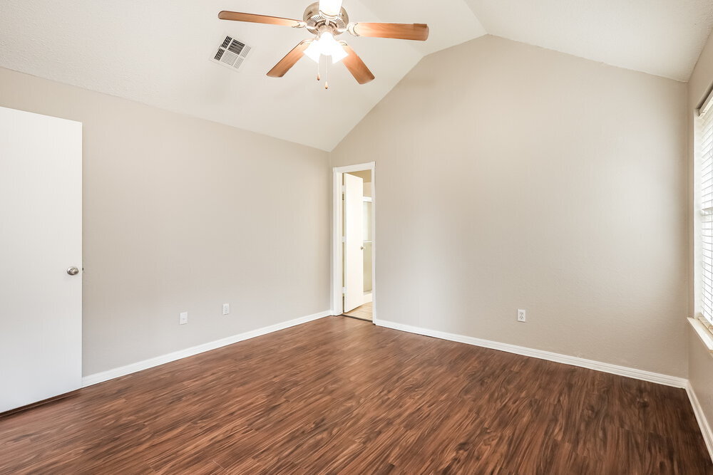 Building Photo - 633 Fire Light Dr