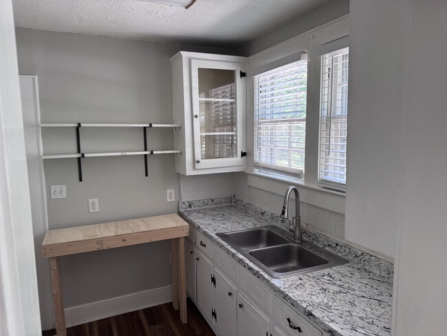 Building Photo - 6 Orlando Ave