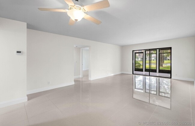 Building Photo - 7290 Kinghurst Dr